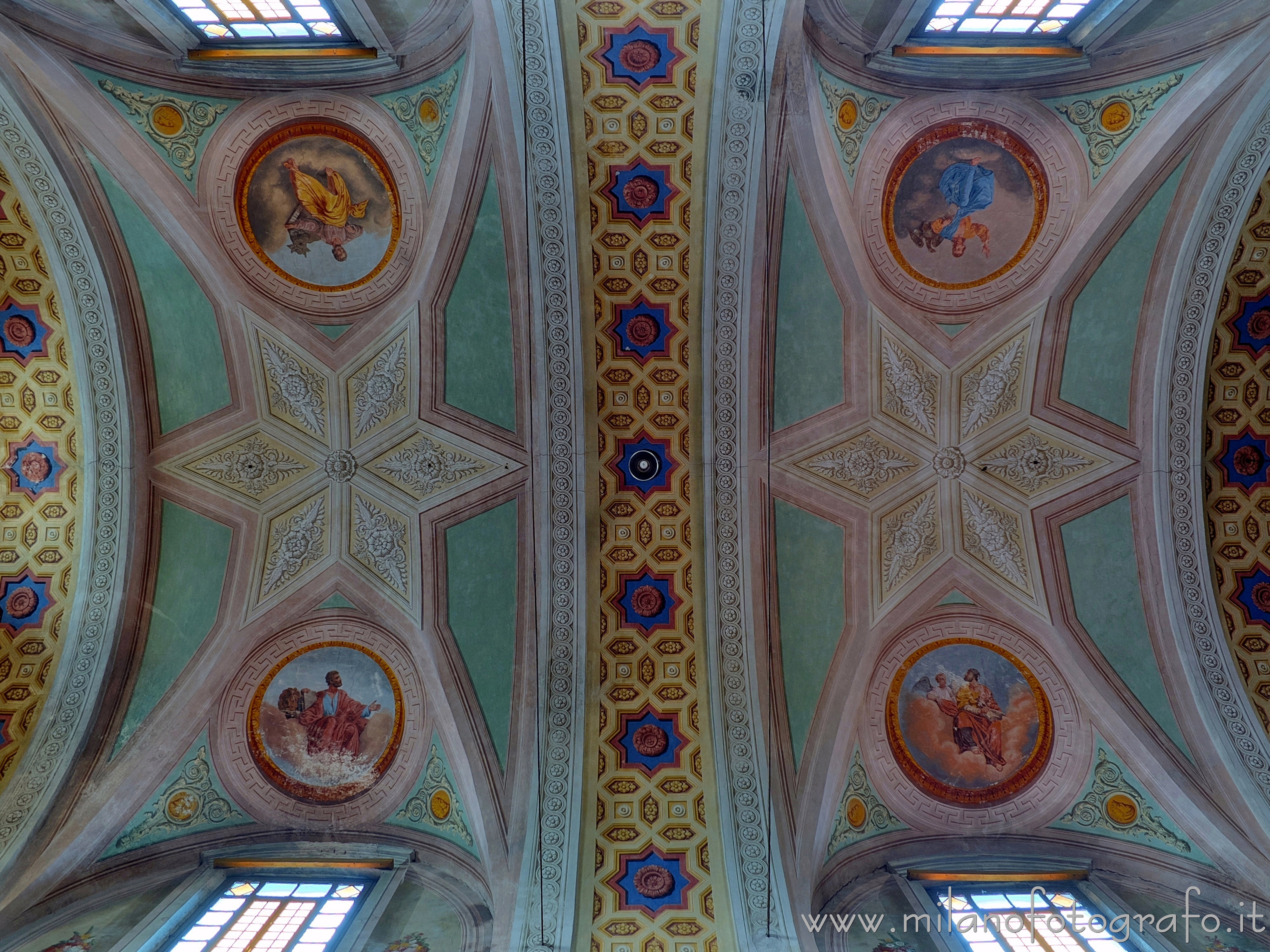 Tavigliano (Biella) - Volta della navata della Chiesa della Santissima Trinità e di San Carlo - Foto a piena risoluzione
